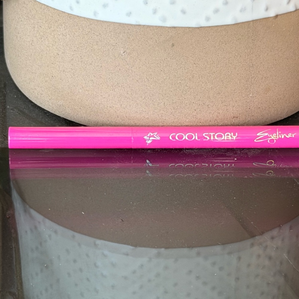 Cool Story Eyeliner Pencil